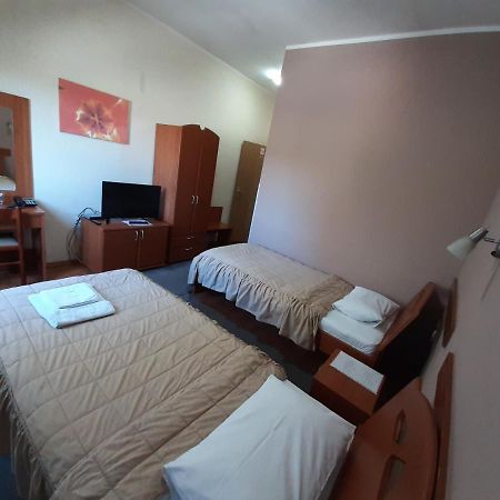 Sin-Kom Hotel Garni Pirot Ngoại thất bức ảnh