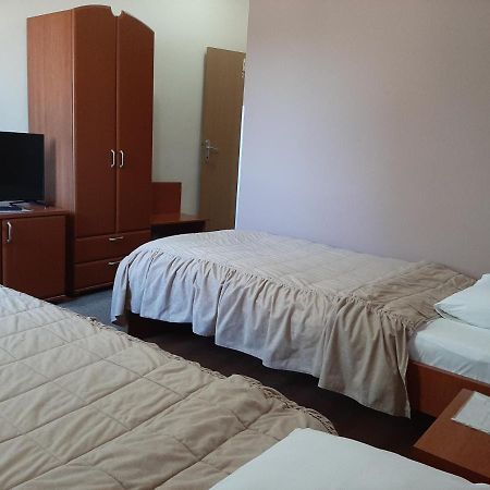 Sin-Kom Hotel Garni Pirot Ngoại thất bức ảnh