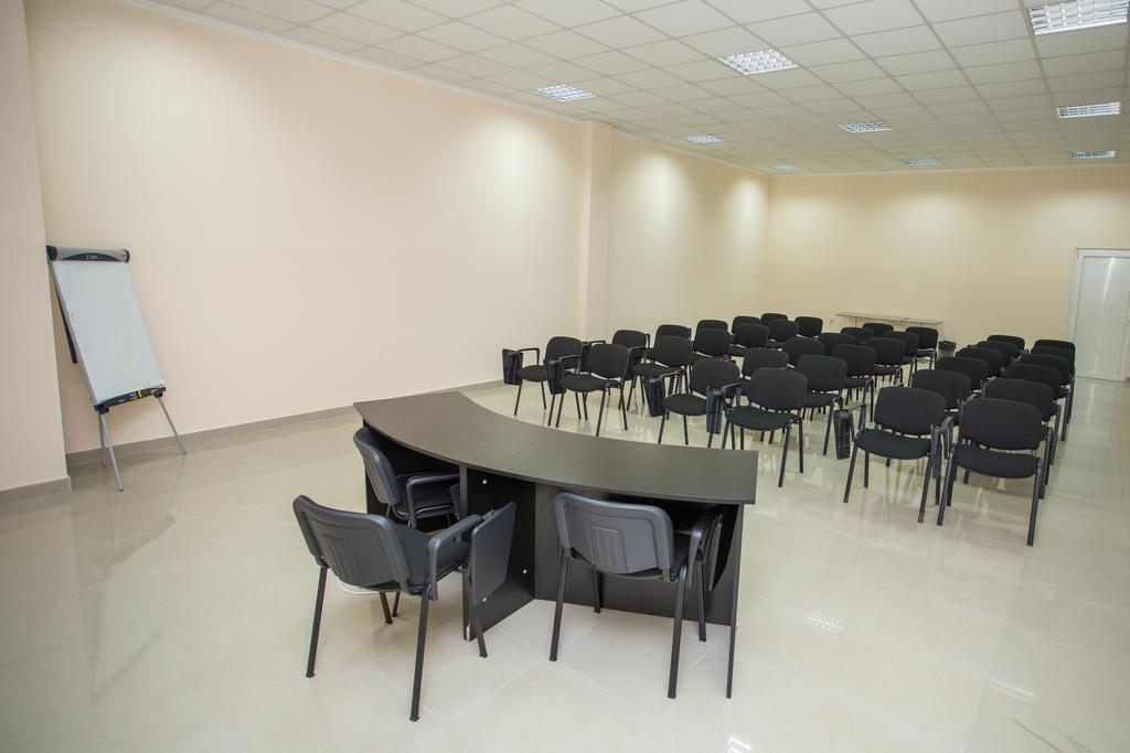 Sin-Kom Hotel Garni Pirot Ngoại thất bức ảnh