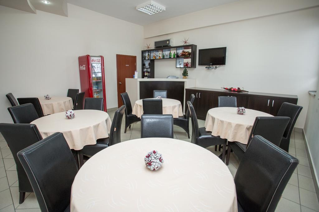 Sin-Kom Hotel Garni Pirot Ngoại thất bức ảnh