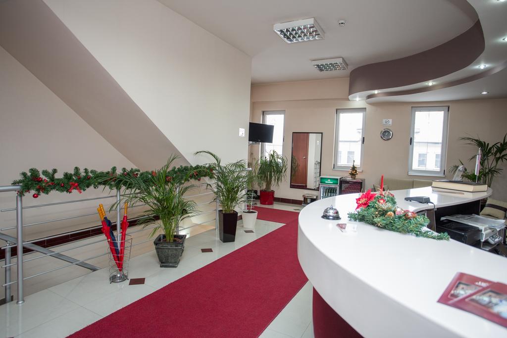 Sin-Kom Hotel Garni Pirot Ngoại thất bức ảnh