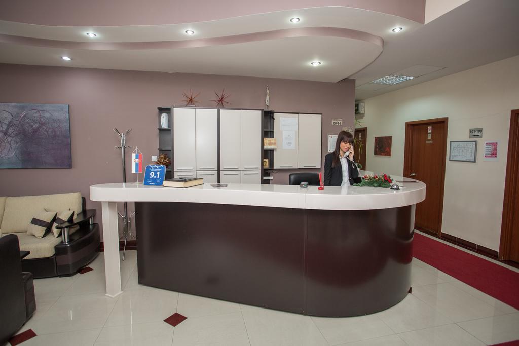 Sin-Kom Hotel Garni Pirot Ngoại thất bức ảnh