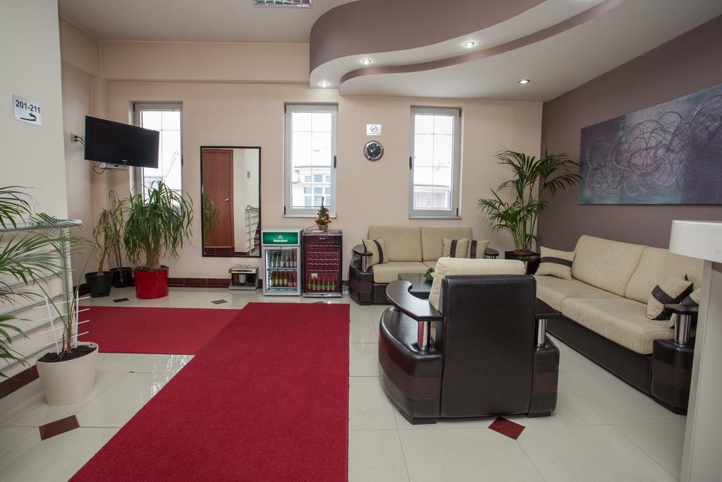 Sin-Kom Hotel Garni Pirot Ngoại thất bức ảnh