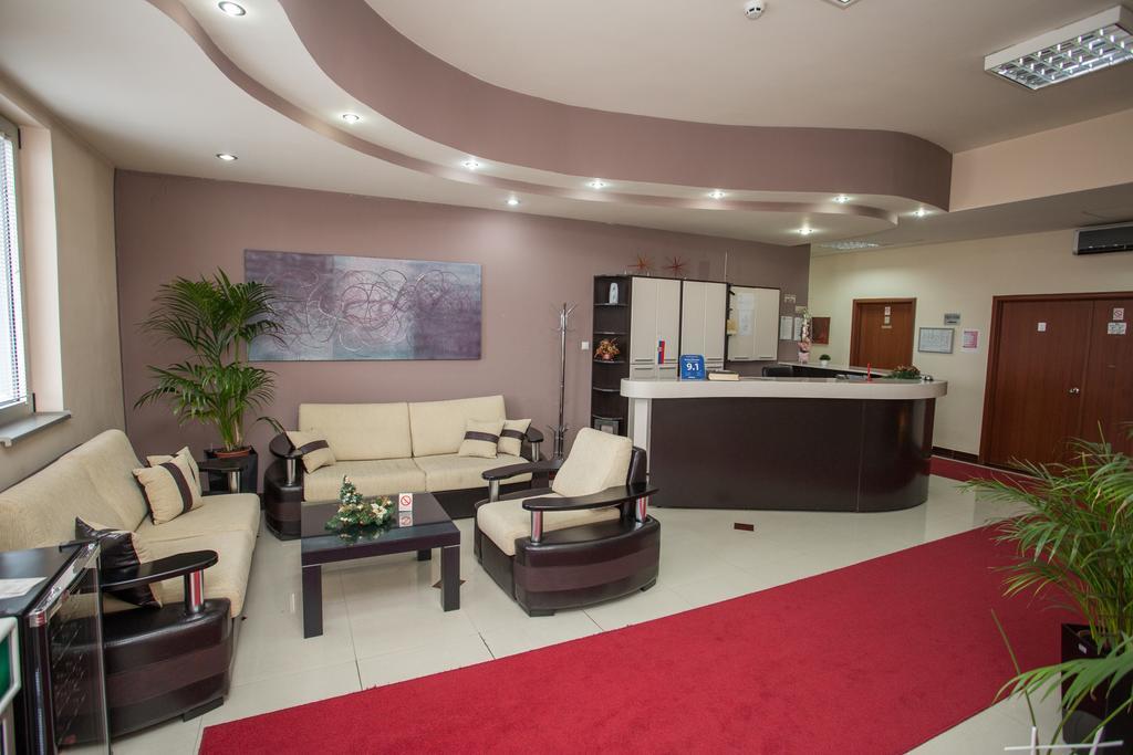 Sin-Kom Hotel Garni Pirot Ngoại thất bức ảnh