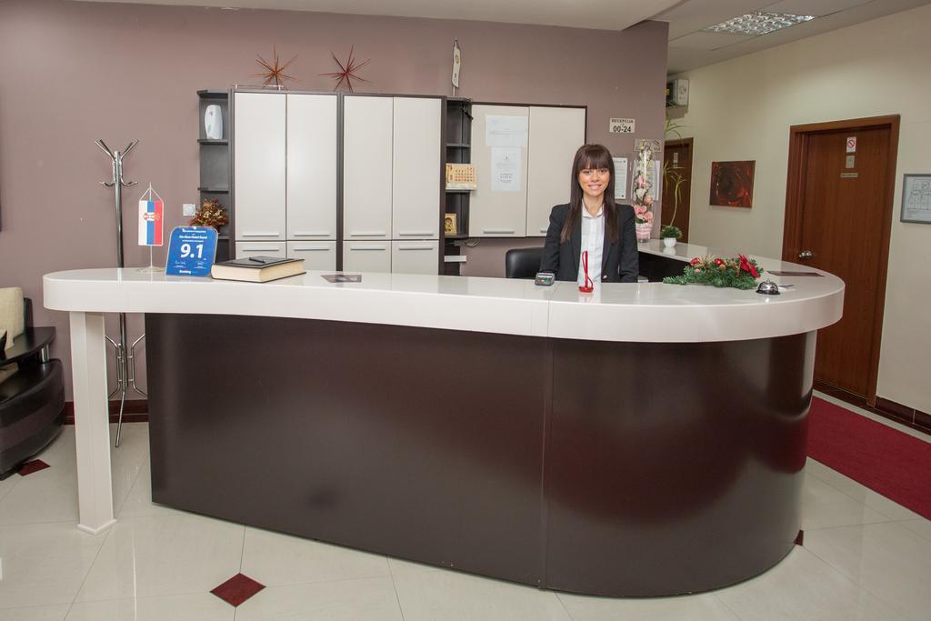 Sin-Kom Hotel Garni Pirot Ngoại thất bức ảnh