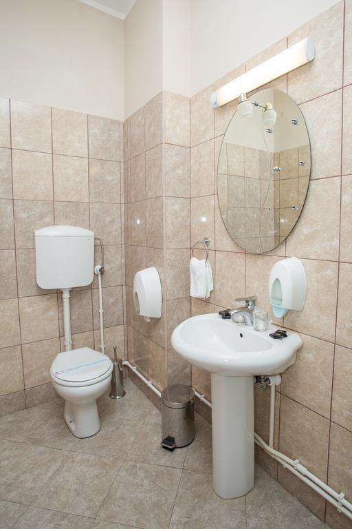 Sin-Kom Hotel Garni Pirot Ngoại thất bức ảnh