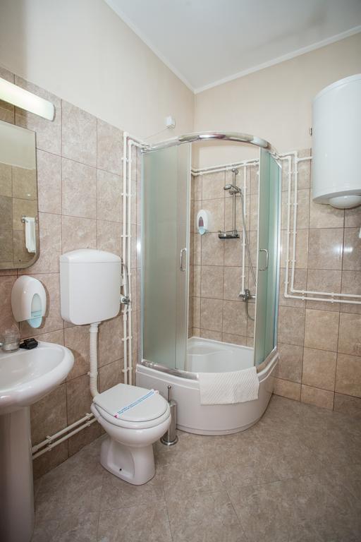 Sin-Kom Hotel Garni Pirot Ngoại thất bức ảnh
