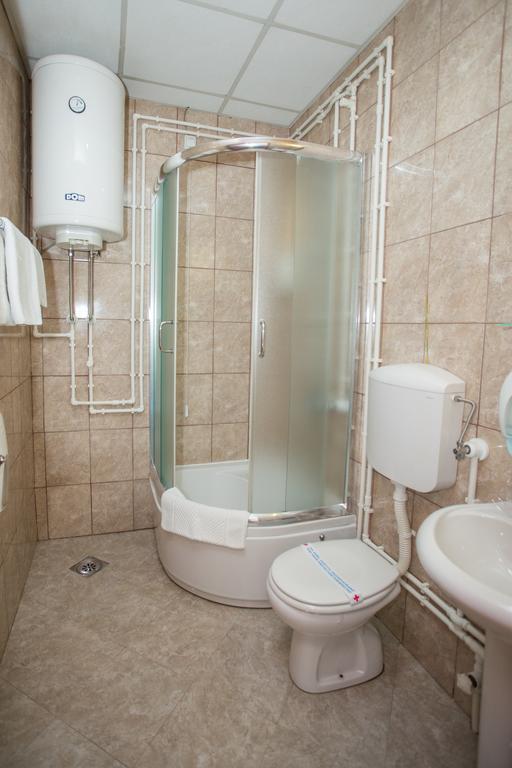 Sin-Kom Hotel Garni Pirot Phòng bức ảnh