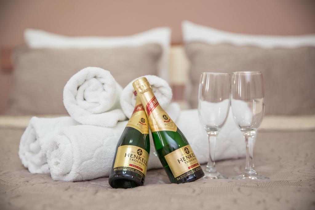 Sin-Kom Hotel Garni Pirot Phòng bức ảnh