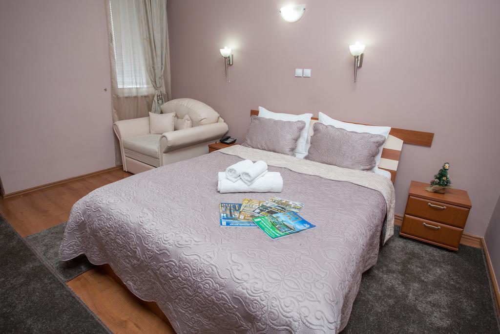 Sin-Kom Hotel Garni Pirot Ngoại thất bức ảnh