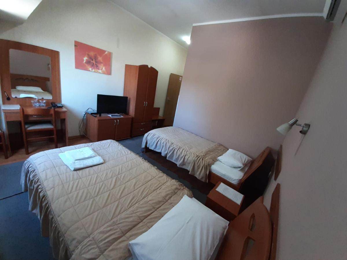 Sin-Kom Hotel Garni Pirot Ngoại thất bức ảnh